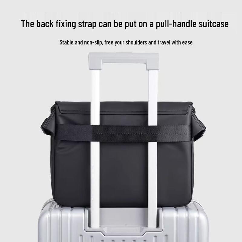 JEEP Men's Casual Commuter Messenger Bag