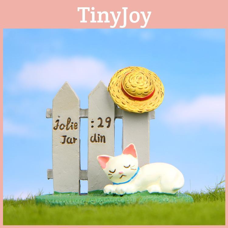 Cat Fence Resin And Hat With Moss Grass Decor For Photo Shoots Gift Giving