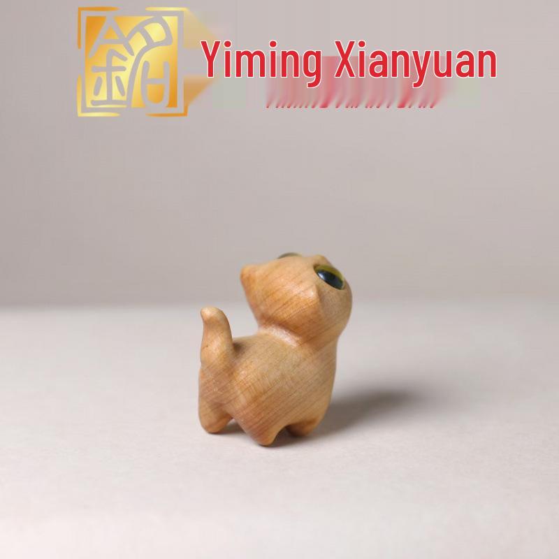 Yi Ming Cypress Wood Carved Cat Ornament Pocket-Sized Decoration