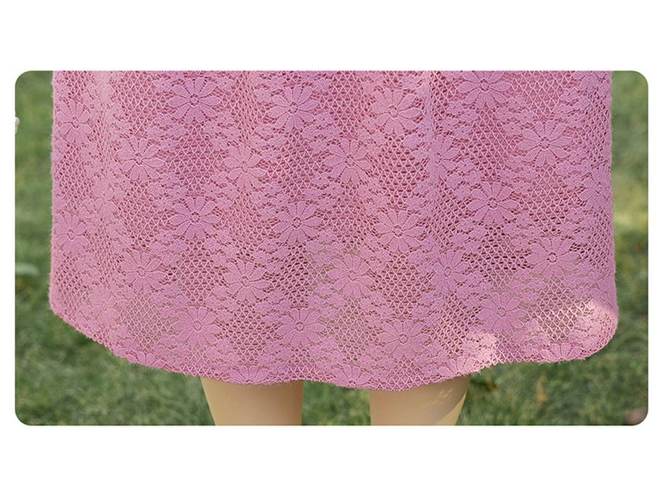 Elegantní a osvěžující krajkové šaty pro ženy středního věku