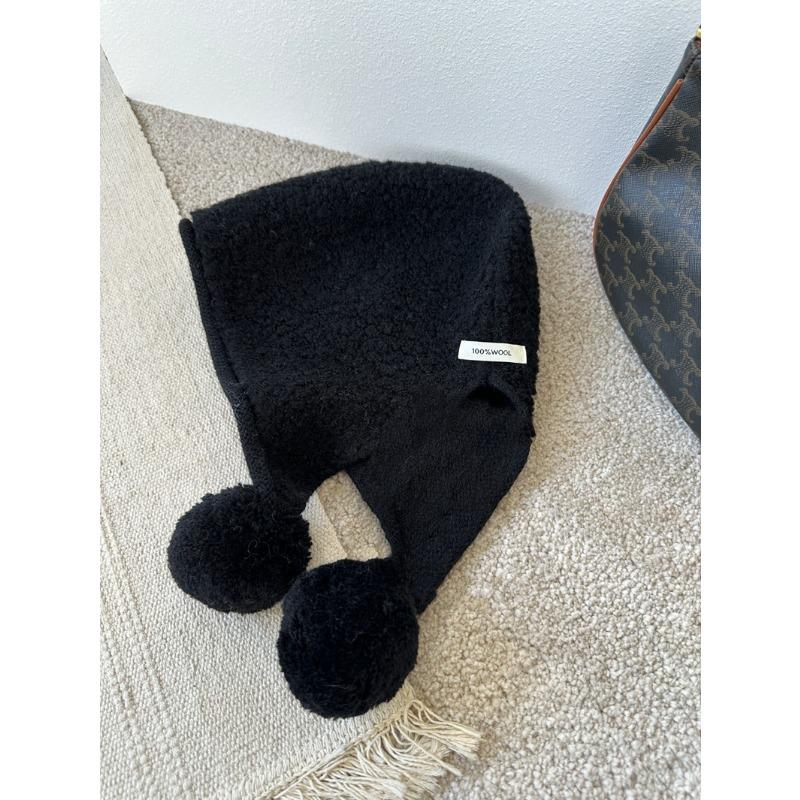 

Autumn and Winter Warm Looped Wool Fur Ball Balakah Women s Face Showing Small Warm Knitted Hat One Size