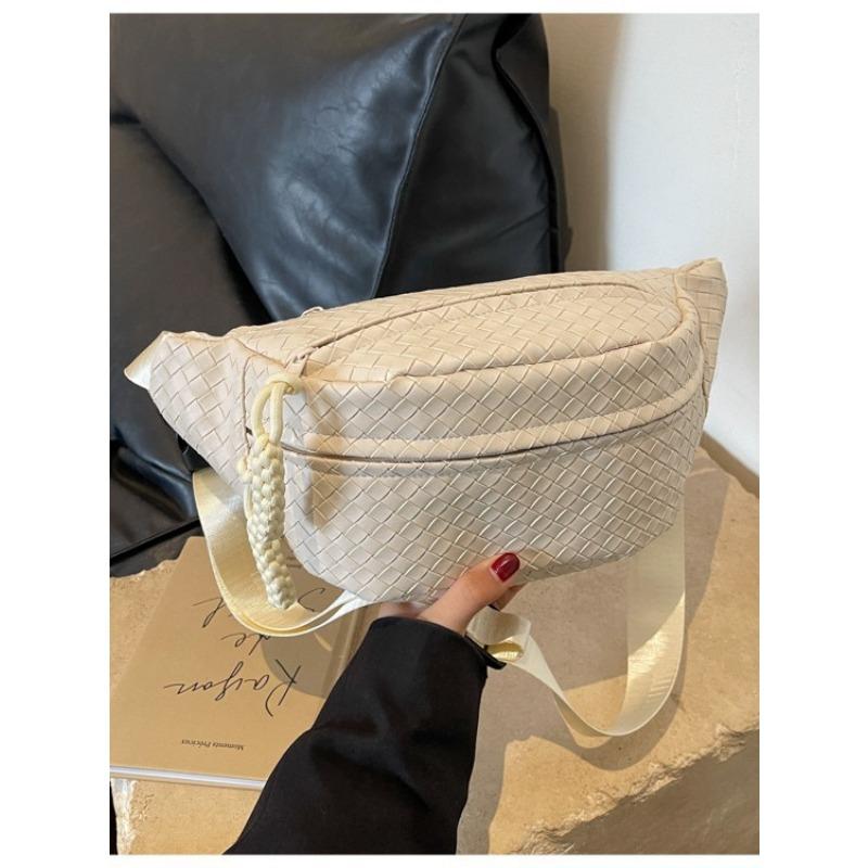 Women's bag Trend small breast bag Casual fanny pack Commuter high-end messenger bag Niche shoulder bag