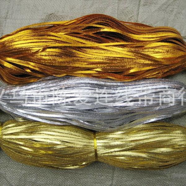 Zlaté a stříbrné stuhy: Špinavé copánky, Ploché copánky, Cibulové stuhy, Kapesníky, Oděvní doplňky, Lemování, Krajka