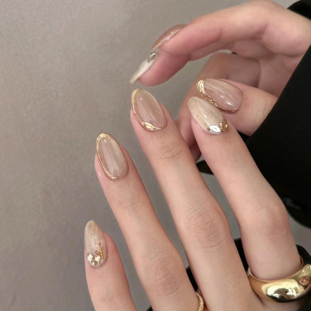 Ongles à Presser Faux Ongles Amande avec Design Ligne Dorée Ongles à Coller Ongles Acryliques Brillant Couverture Complète Ongles à Coller pour Femmes 30 Pièces