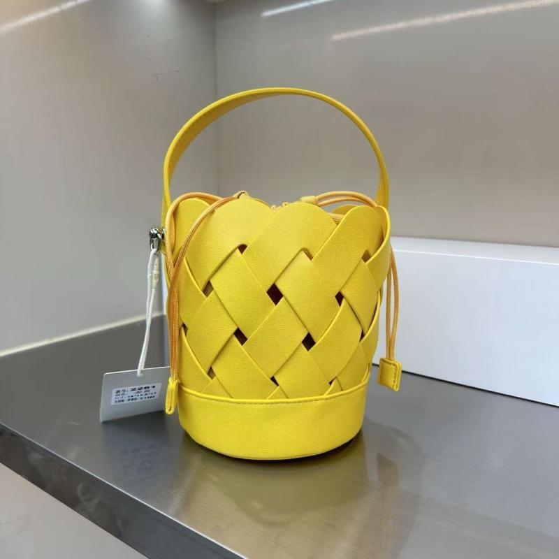 

Fashionable Hollow Out Barrel Shape Women s Braided Bag High Texture Leather Tote Bucket Bag Versatile Drawstring Crossbody Bags