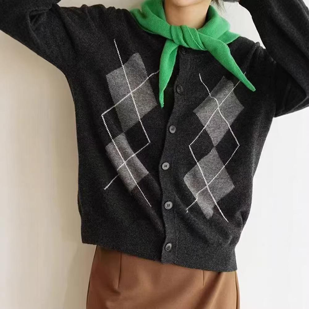 Retro Diamond Pattern Cashmere Cardigan - Women's Autumn/Winter Wool Knit, Age-Defying, Round Neck, Cozy.