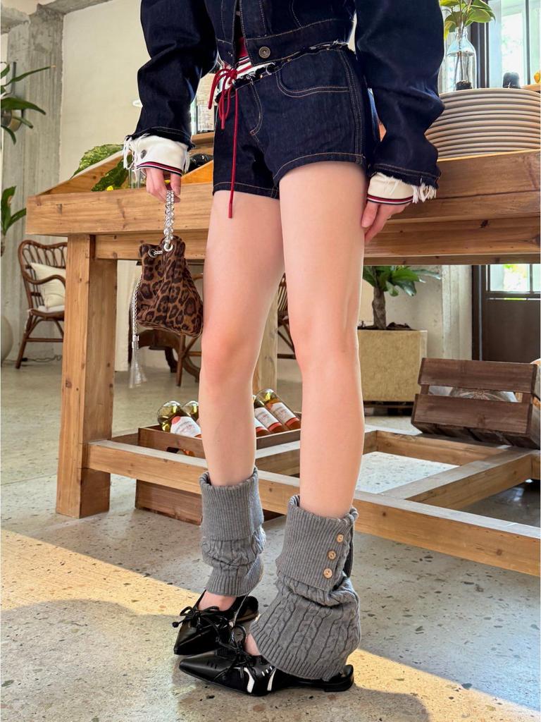 Retro Cable Knit Button Fold-Over Leg Warmers: Slim Fit Calf Socks for Fall & Winter Runway Fashion