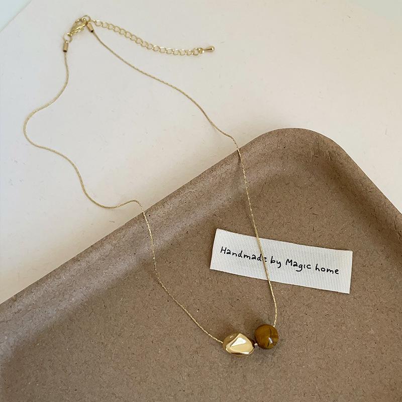 Élégant Collier Ras du Cou à Perles Œil de Tigre - Rétro, Polyvalent, Design Unique pour Femmes