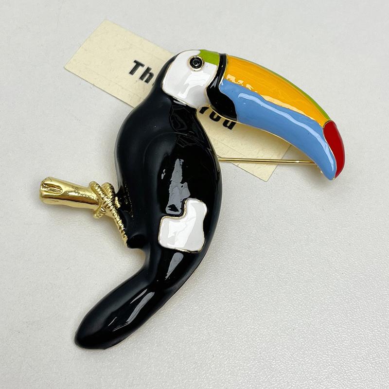 

Retro Exaggerated Metal Colorful Oil Drop Parrot Necklace Women s Fashion Luxury Open Unique Design Pin Brooch Stylish Accessory