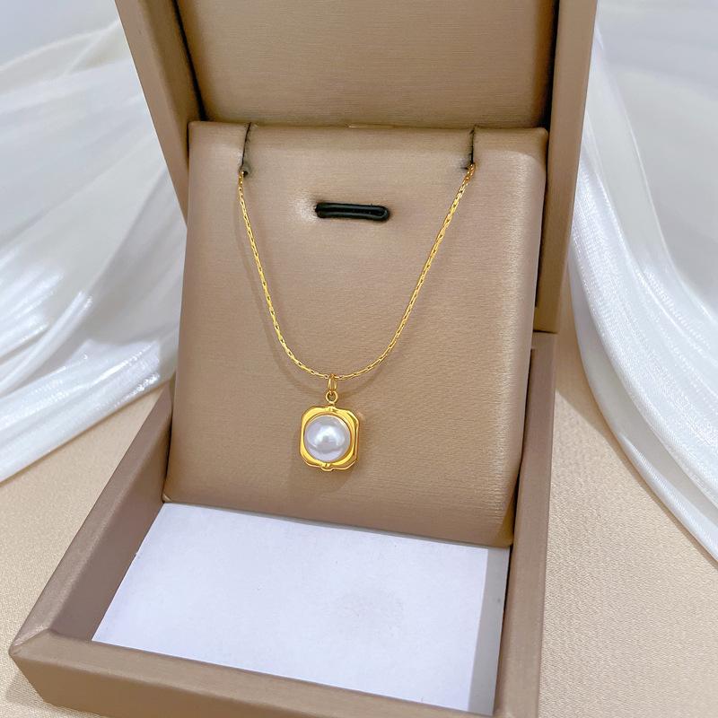 Square Pearl Personality Minimalist Wind Furnace Real Gold Necklace Female Collarbone Chain