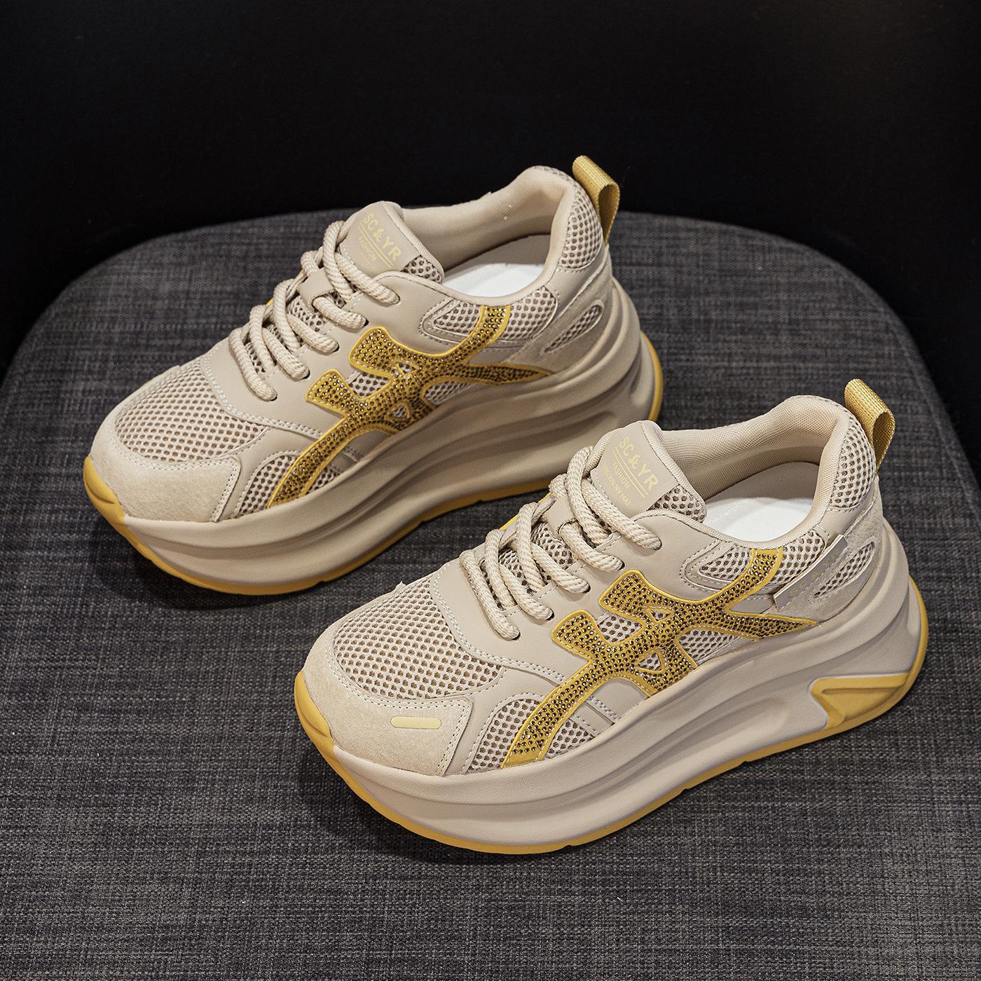 

thick-soled mesh Forrest Gump shoes women s autumn 2025 new casual fashion versatile Douyin explosive version height-increasing women s shoes 33