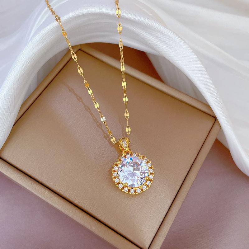 Geometric Popular Elements Luxury Banquet Wedding Necklace Women'S Versatile Clavicle Chain Titanium Steel