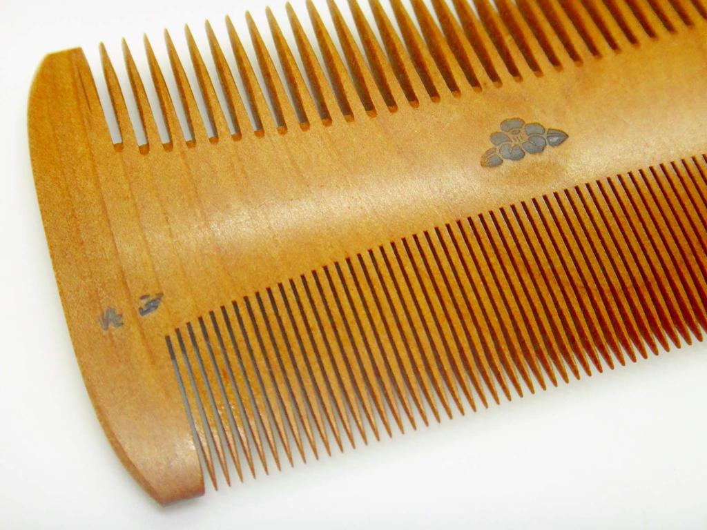 Suki Comb Camellia Comb Made by a Boxwood Comb Craftsman A Comb Specialized for Removing Dust from Supports Lice Removal Comb - - Hair. (camellia