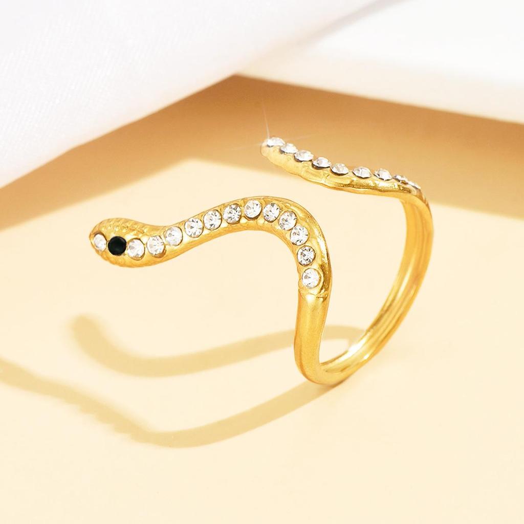 Retro Punk Rhinestone Snake Ring: Hip Hop Stainless Steel Animal Design for Women