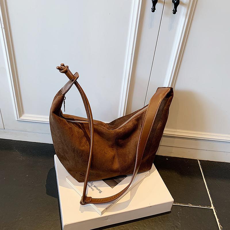 Casual commuting 2025 new tote bag autumn suede large capacity Internet celebrity explosion fashion shoulder messenger bag