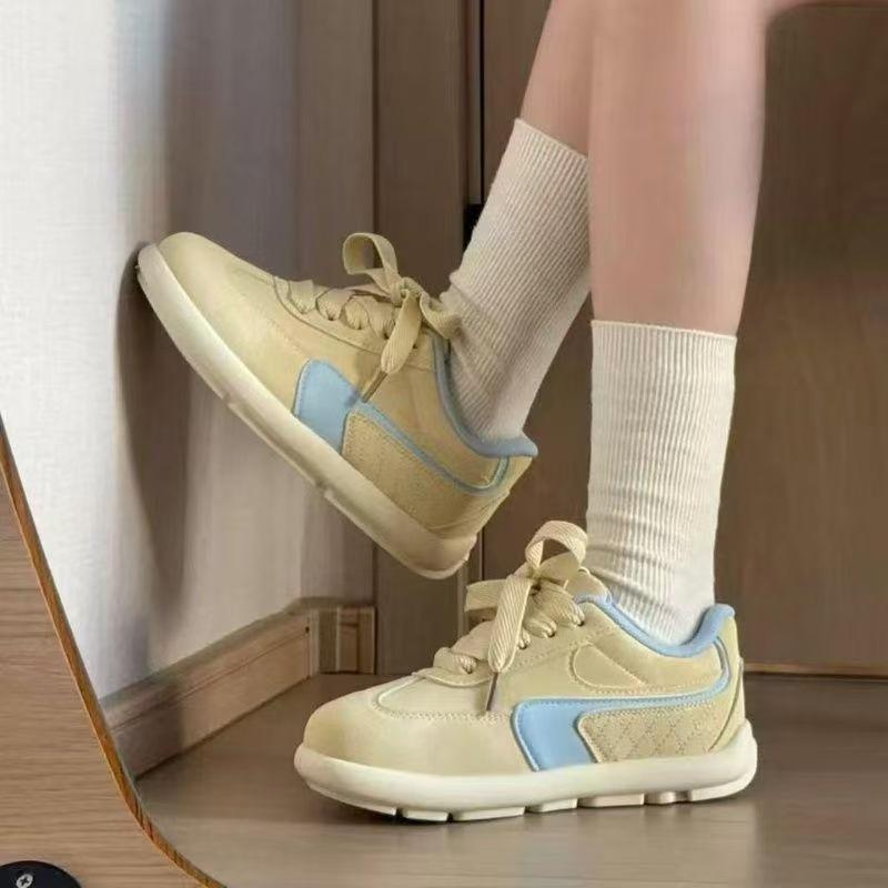 Campus style niche thick-soled German training shoes spring new Korean casual lightweight sports shoes