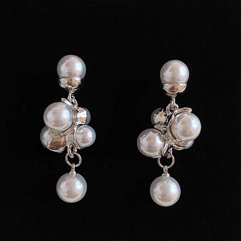 

Female Retro Niche Versatile Earrings срібний