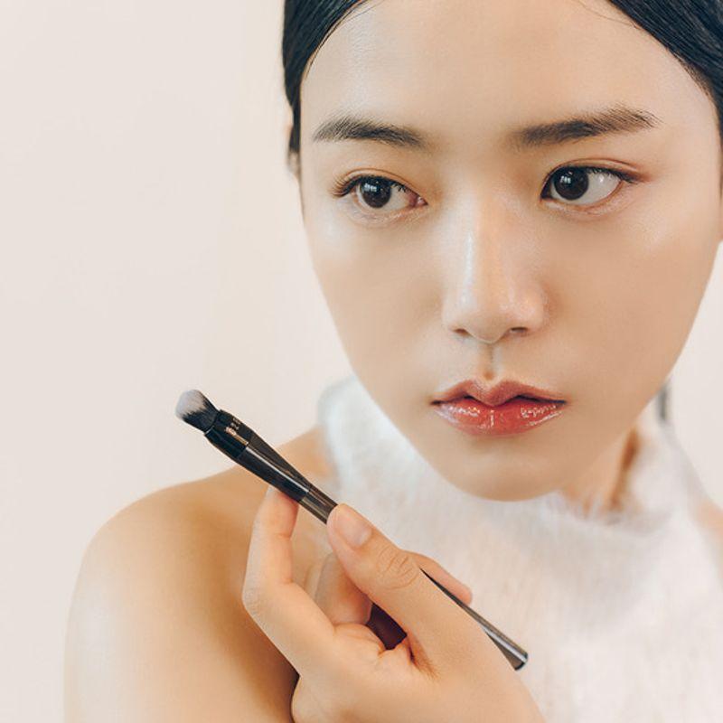 028 Easy Concealer Brush