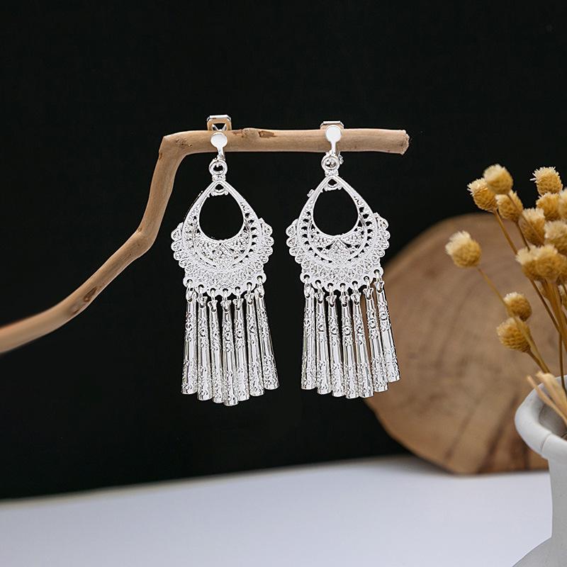 Ethnic Miao Silver Tassel Ear Clip - No-Piercing Retro Metal Earring for Women