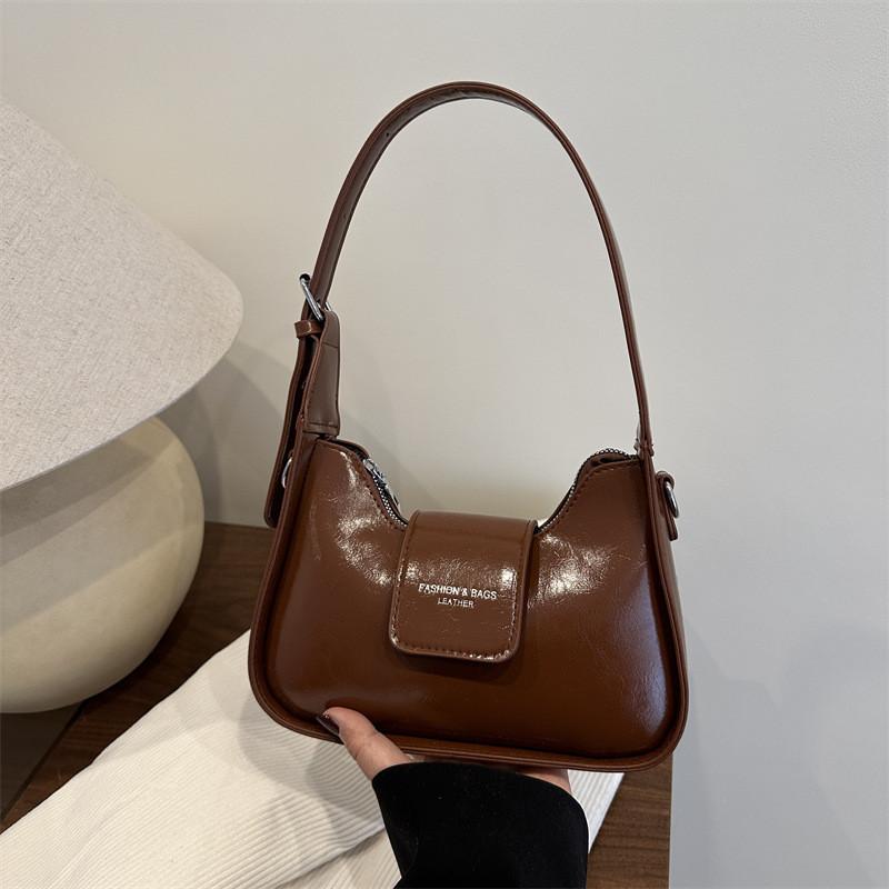 Street Style Pu Leather Small Square Shoulder Bag With Zipper Closure For Daily Wear