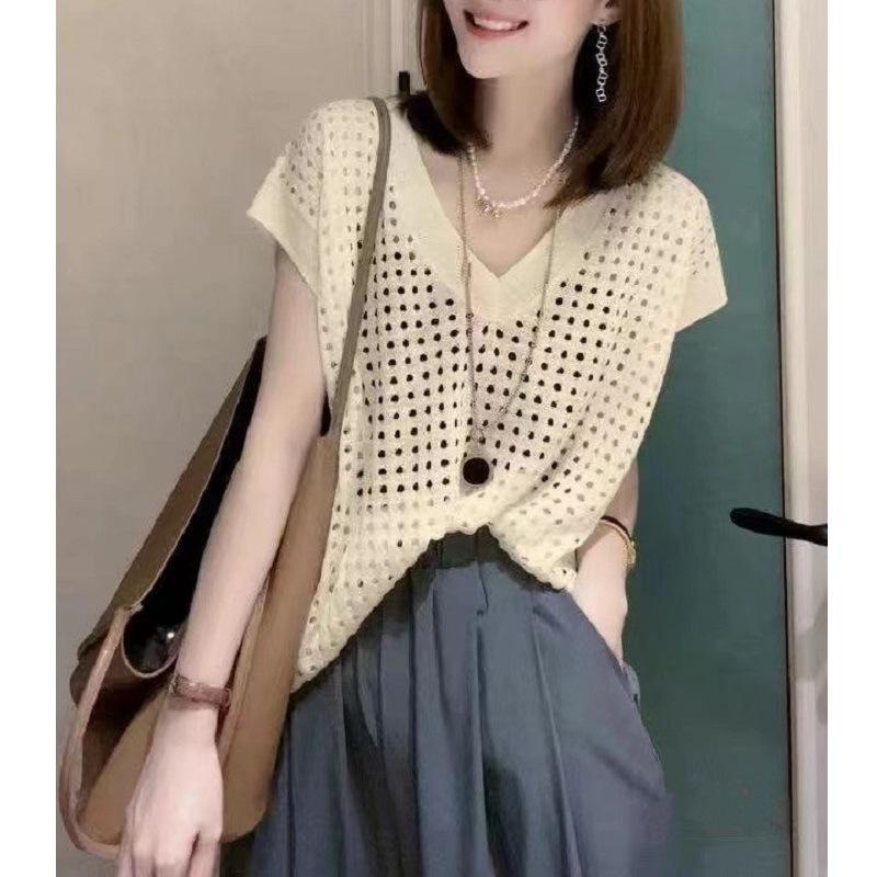 Hollowed-out Waistcoat Knitwear Women's Summer New V-neck Design Sense Spice Girl Network Red Thin All-matching Top