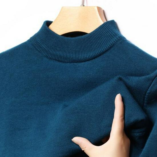 

Чоловічий однотонний в’язаний светр із напіввисоким коміром – тренд осінь/зима XXL темно-зелений колір