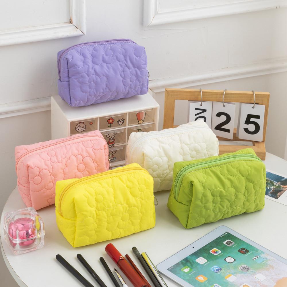 Borsa per cosmetici in poliestere color caramella con design impermeabile per uso quotidiano