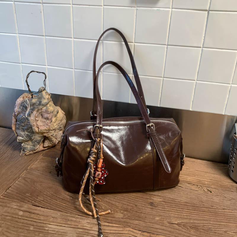 Niche retro simple underarm bag 2025 autumn new large-capacity commuter bag high-value shoulder tote bag