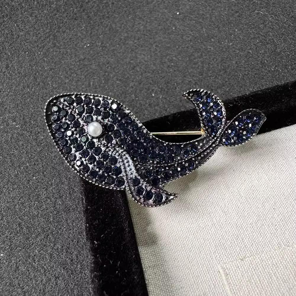 Korean Creative Blue Whale Fish Brooch Retro Luxury Temperament Brooch Niche Design Sweater Pin Suit Trendy Accessories