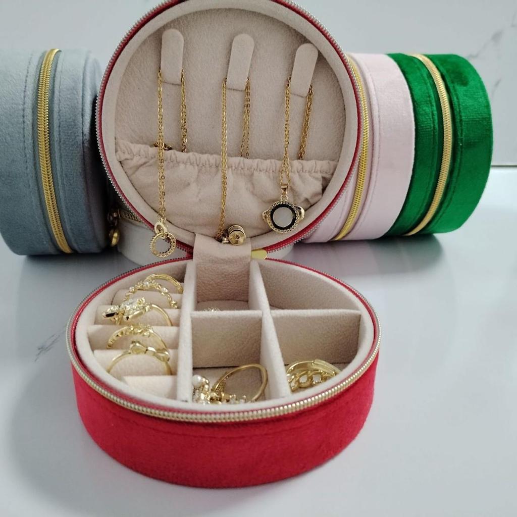 In Stock: Portable Velvet Round Jewelry Storage Box for Necklaces and Earrings