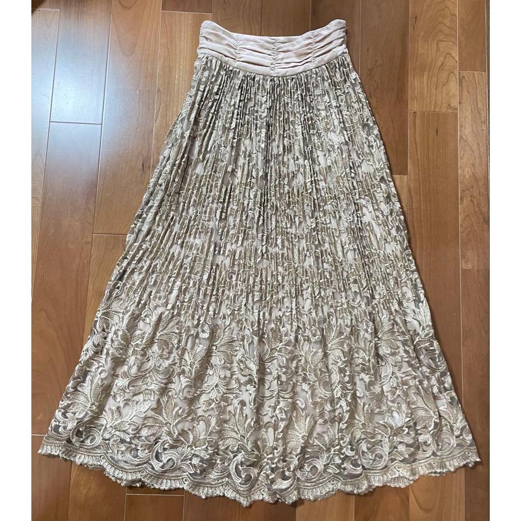 Lily Brown Champagne Gold Lace Embroidery Pleated Skirt