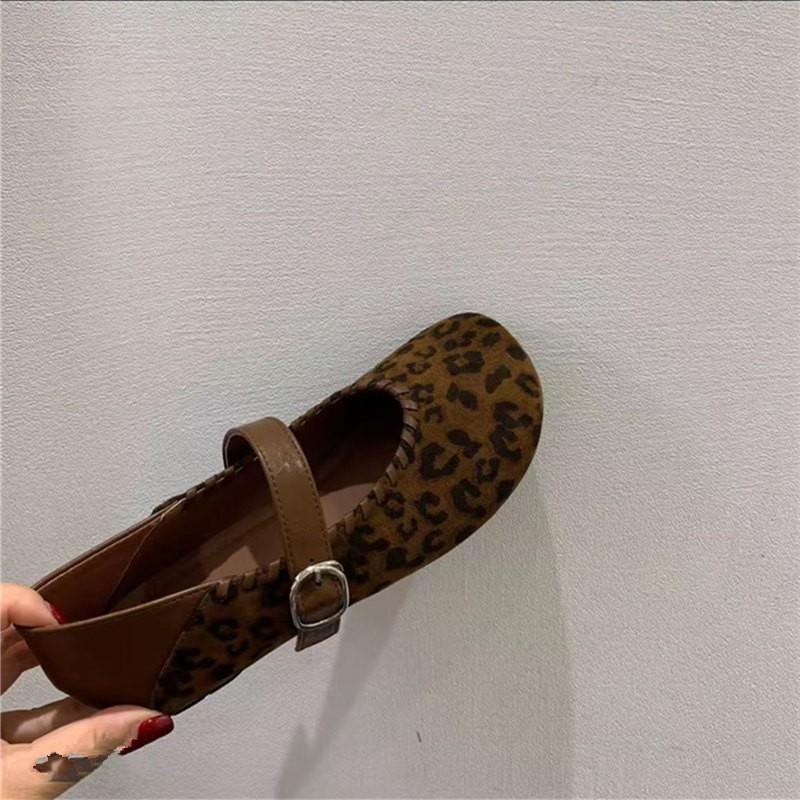 

Мода 2025 Весна Новые Женские Балетки Летние Лоферы с Мелким Вырезом Обувь Роскошные Женские Туфли-Лодочки с Круглым Носком и Пряжкой Zapatos De Mujer 40 шоколадный