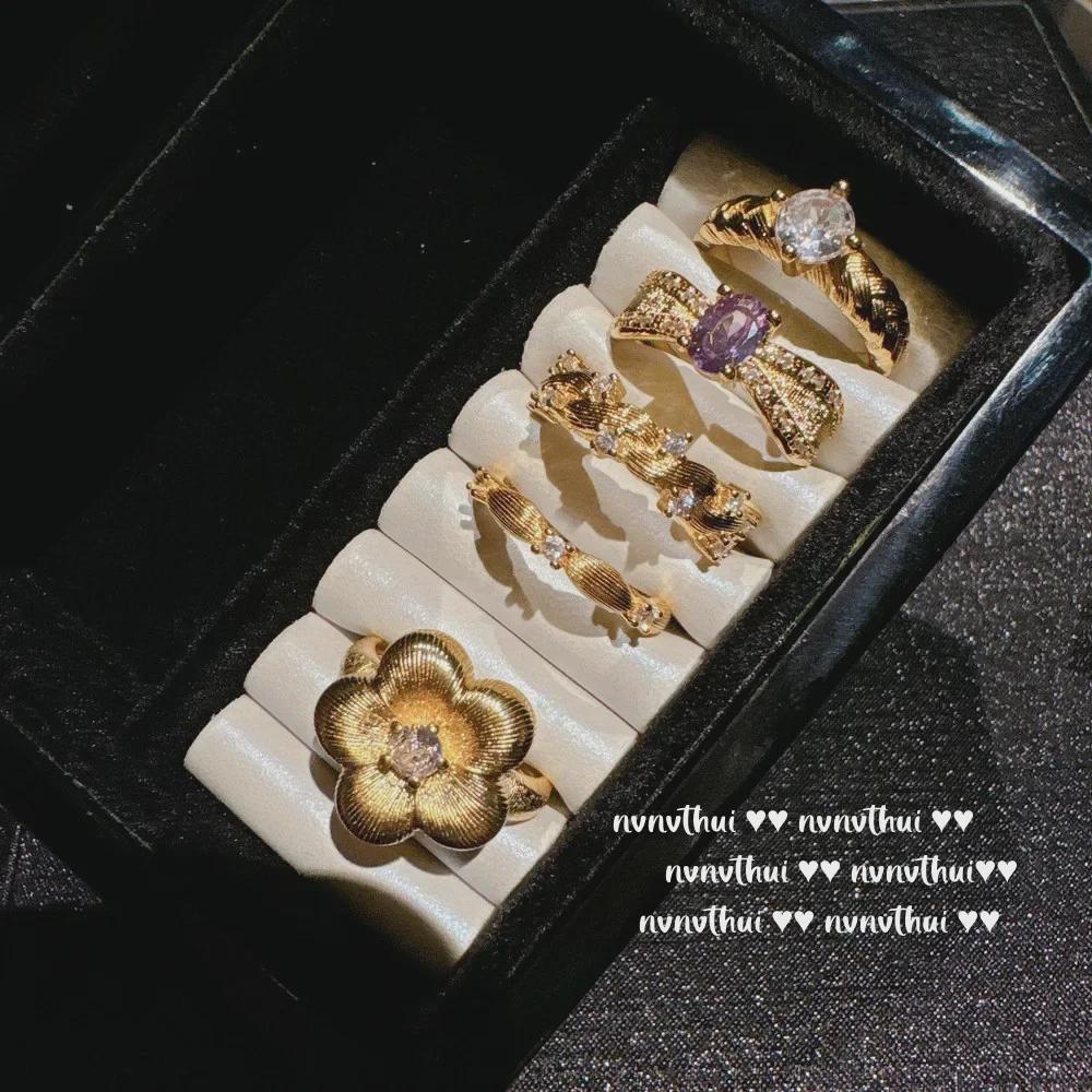 18K Gold Plated Italian Vintage Thorn Vine Gemstone & Flower Ring