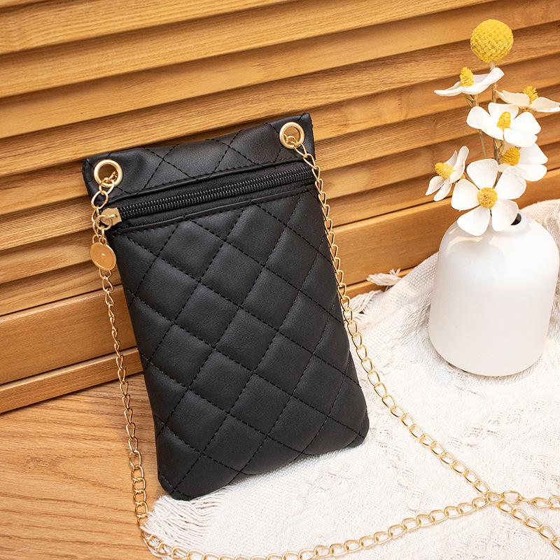 

Embroidered diamond zipper shoulder messenger mobile phone bag new fashion niche mobile phone change bag чёрный