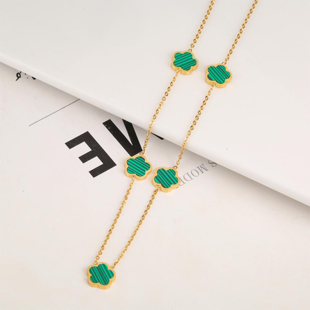 2023 New Stainless Steel Five-Leaf Flower Necklace Simple Fashion Pentagram Necklace Charming For Woman Party Zircon Daily Wear