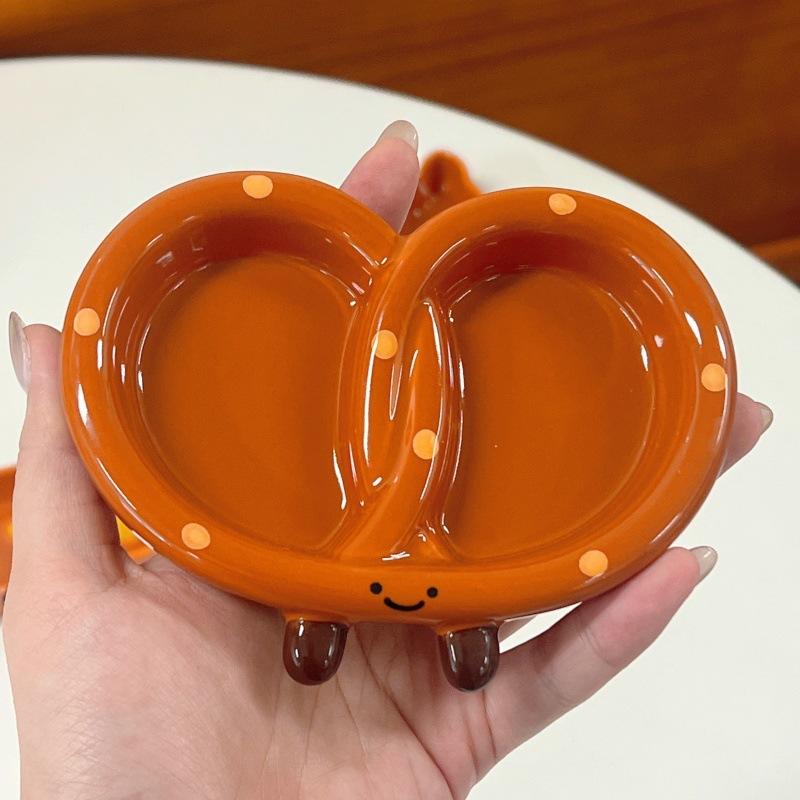

Creative Cute Bread Shaped Sauce Ceramic Dishes Household Seasoning Dish Snack Plates Fruit Sushi Bowl Kitchen Tableware