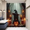 Gotische schwarze Katze mit Hexenhut Duschvorhang Kürbis Kerze Champagner Spukhafter nebliger Wald Nacht Halloween Badezimmer Dekorieren