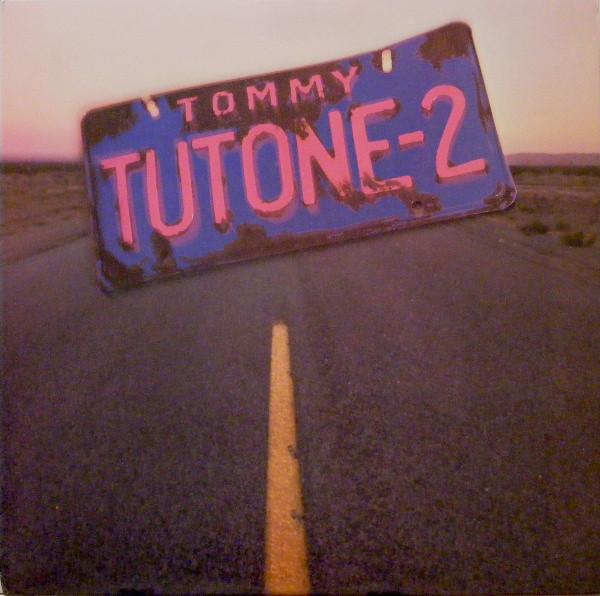 

LP Record TOMMY TUTONE - Tommy Tutone-2 FC37401 Columbia 1981 US Rock Used