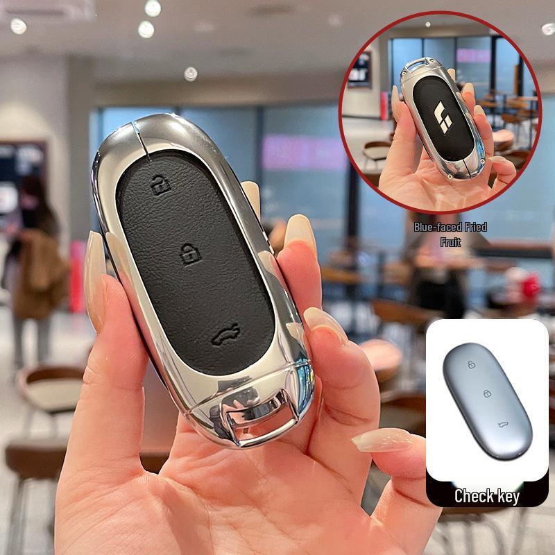 

Li Auto L9/L8/L7/L6 Leather Key Case: Metal Protective Shell with Buckle