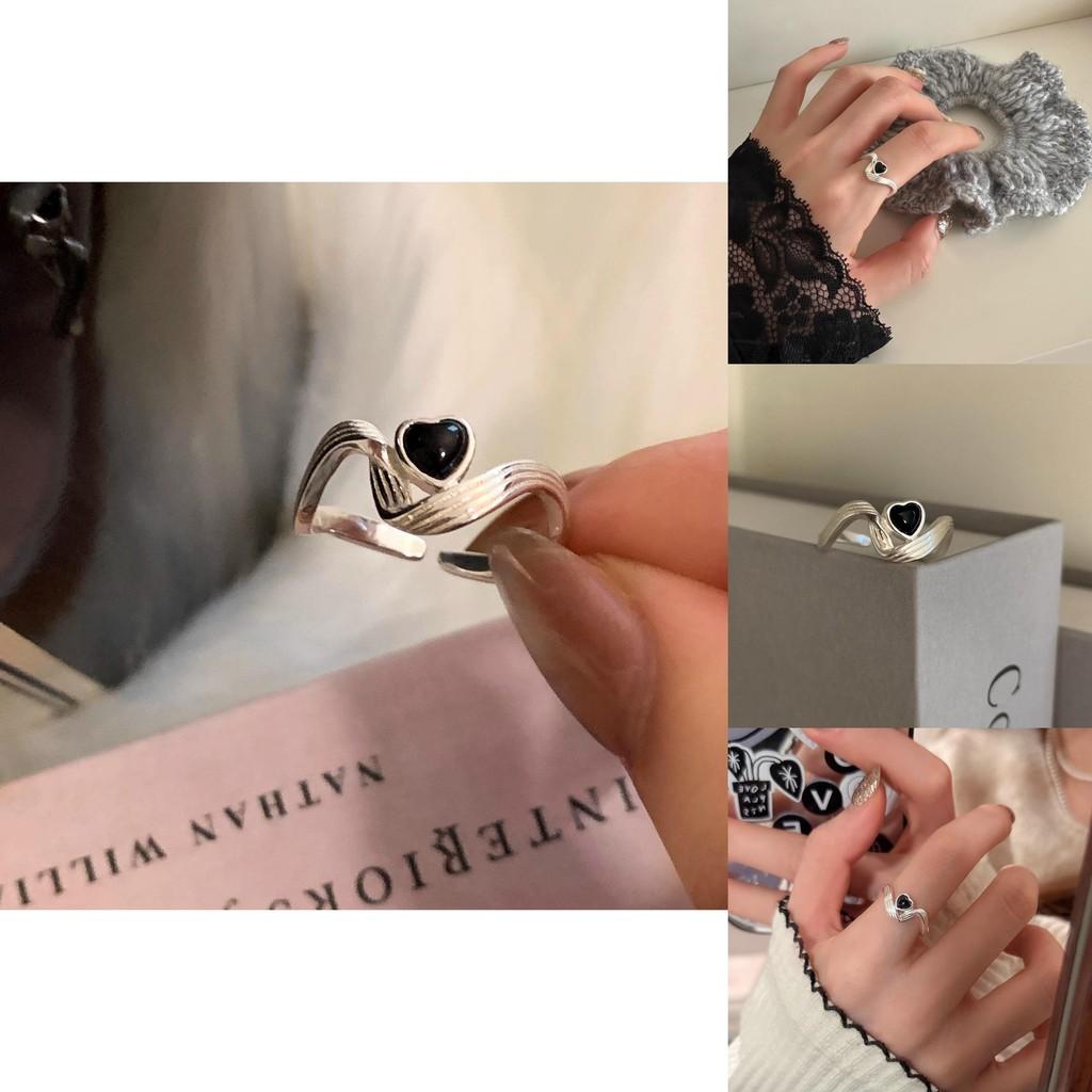 Fashionable Black Heart Surround Ring For Women Unique Design High-end Charm Accessory