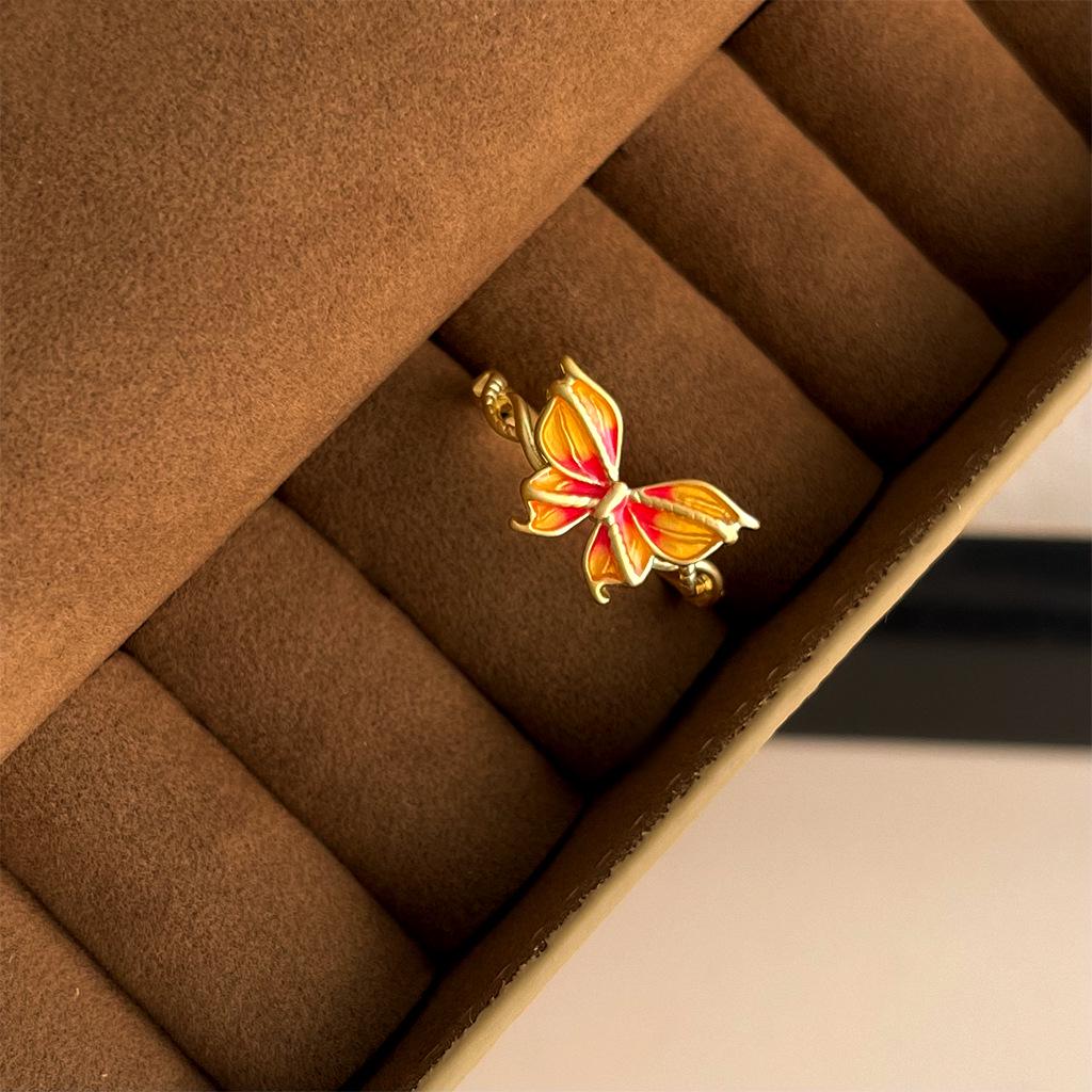 Adjustable Retro High-End Women's Ring: Light Luxury, Artistic Antique Style, Niche Fashion Open Ring