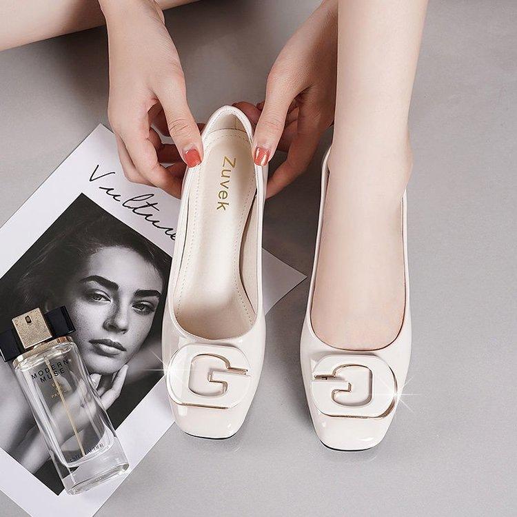 Shallow mouth medium heel single shoes women's 2025 spring new high-end women's shoes soft sole thick heel versatile casual patent leather shoes women