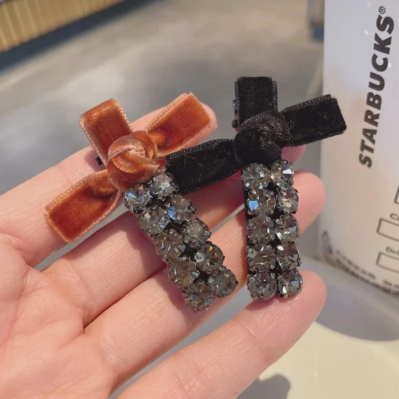 Élégant Pince Bec de Canard en Velours avec Nœud Strass pour Automne/Hiver