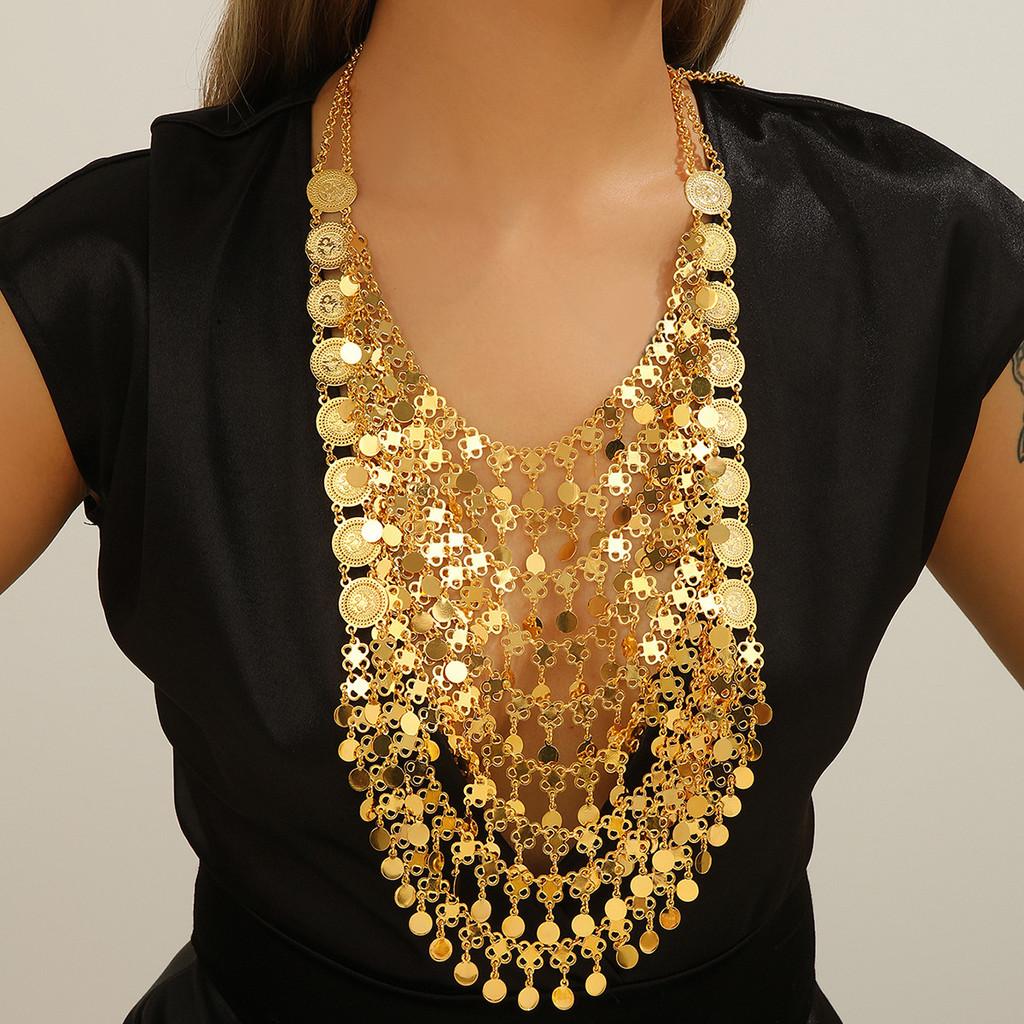 Halsband med mynthänge i guldlegering och flerskiktade tofsar för kvinnor sommar