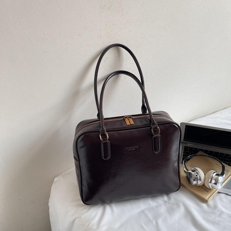 Сумка большой вместимости женская осенняя новая трендовая ретро нишевая на плечо подмышку портативная сумка-тоут