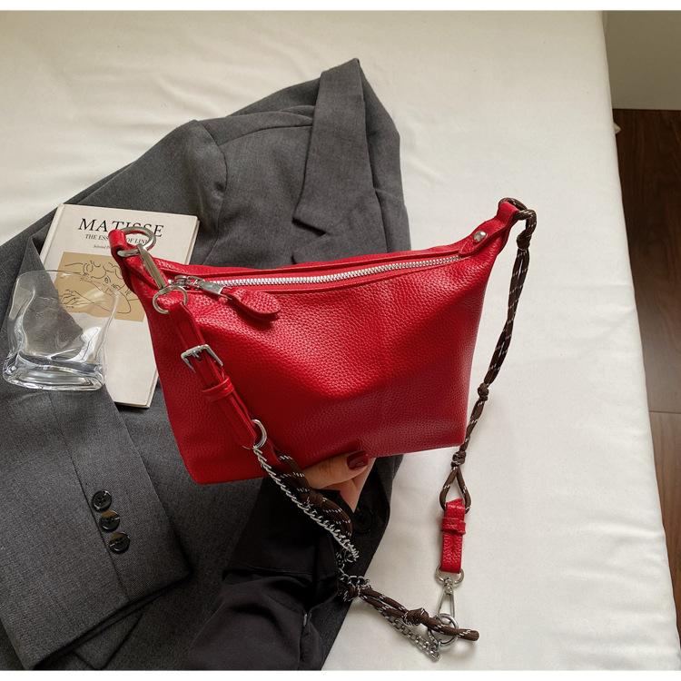 

2025 новая простая и универсальная наплечная сумка-мессенджер, текстура ПУ, сумка-подушка, нишевый дизайн, универсальная сумка под мышку для поездок на работу бордовый