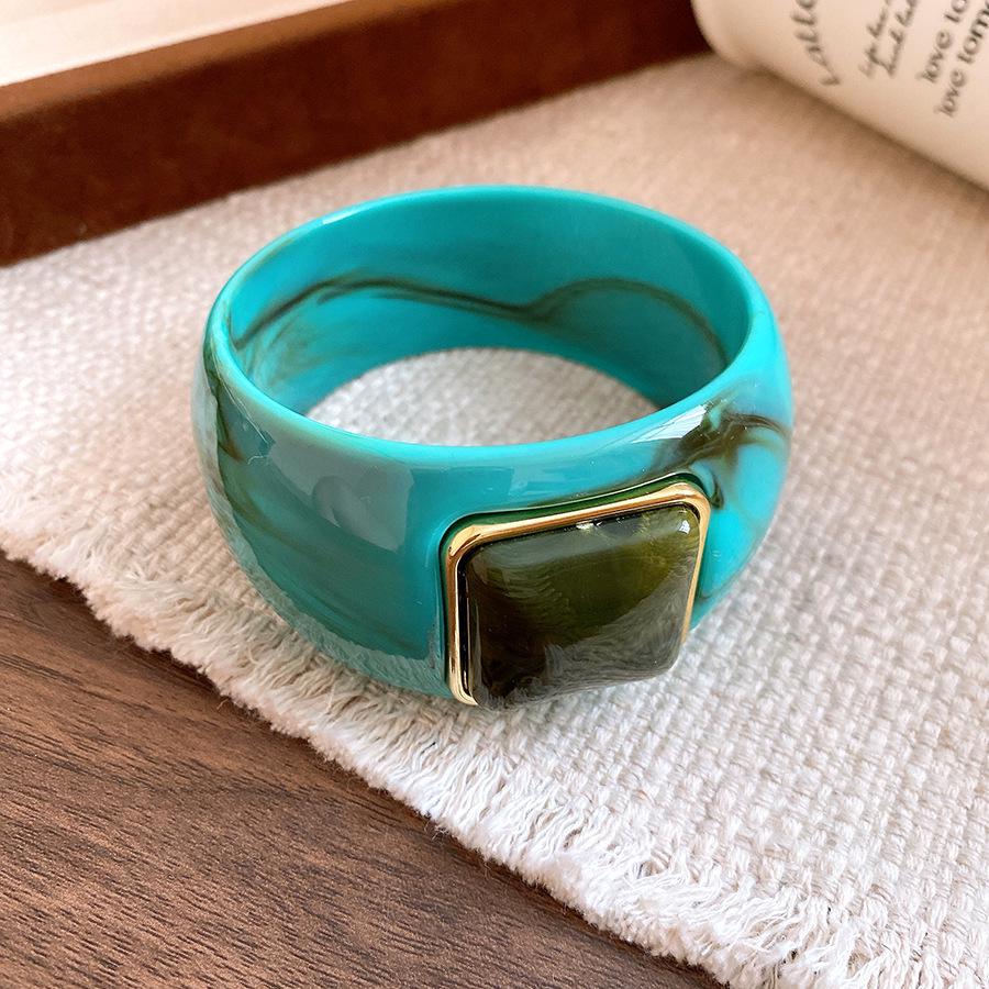 Bracciale Retro Flow in Acrilico Degradé: Gioielli da Mano di Alta Gamma, Versatili, con un Tocco Lussuoso e di Nicchia