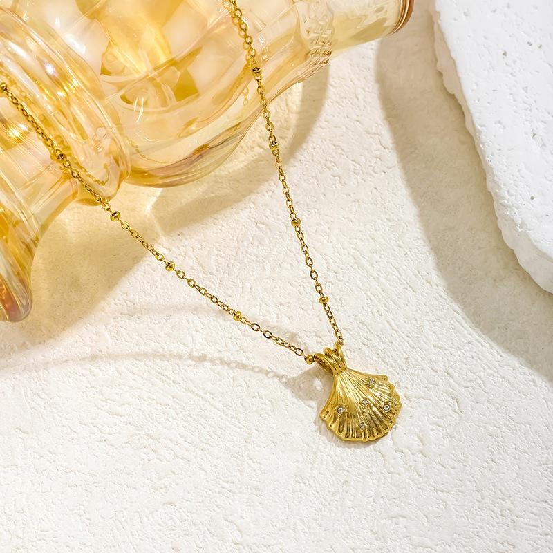 Ocean Series 18K Gold Titanium Steel Necklace for Women - High-End Diamond Inlaid Stainless Steel Personalized Jewelry.
