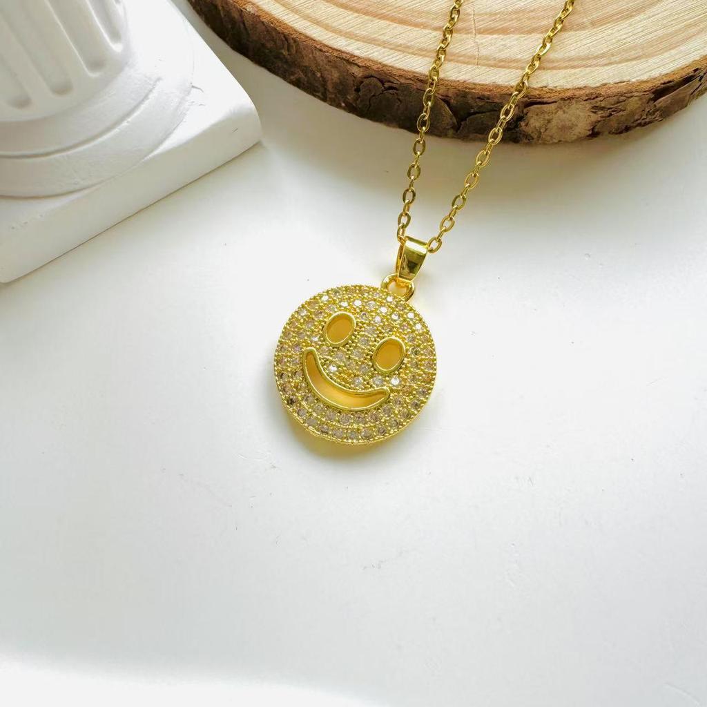 Retro INS Style Multicolor Zircon French Peach Heart Necklace with Diamonds and Titanium Stainless Steel