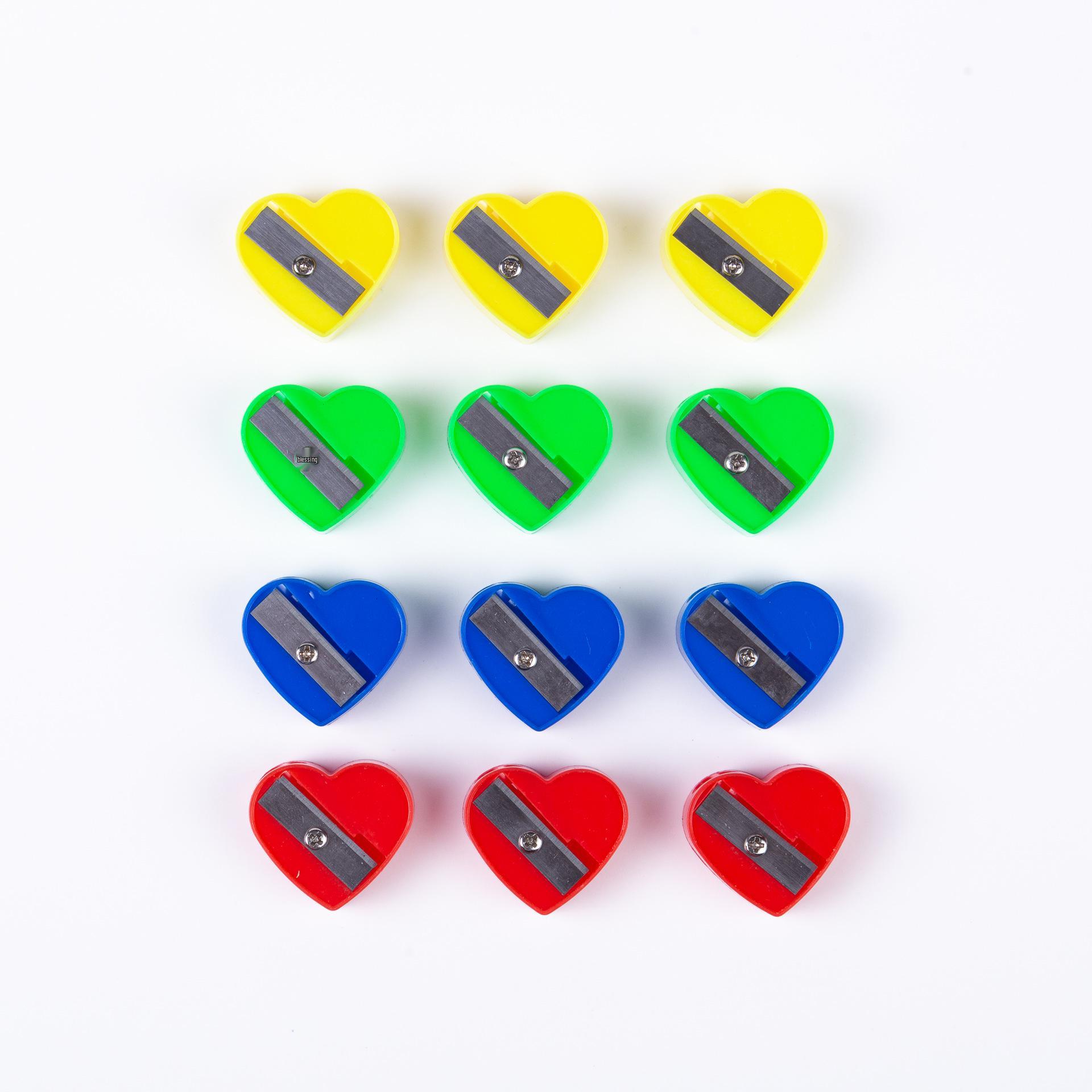 Геометрическая точилка-сердце ко Дню святого Валентина для школьников